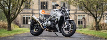Pilla un babero porque la Norton V4CR es una café-racer muy sexy, potente y exclusiva