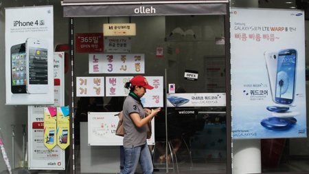 Un tribunal de Seúl dictaminó previamente que Apple y Samsung son culpables por violación de sus respectivas patentes