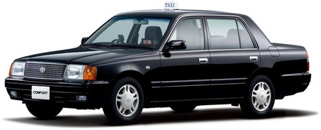 Toyota Classic Crown Sedan, 20 años después y sigue "igual"