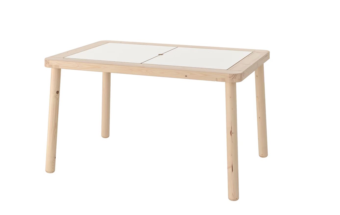 Mesa para niños FLISAT de Ikea