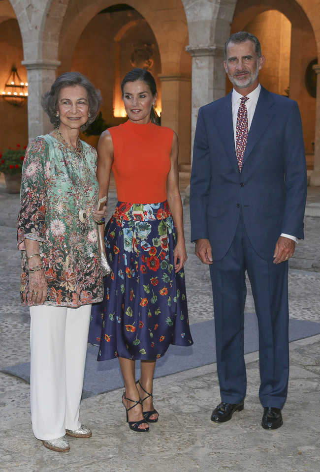 Letizia Recepcion Almudaina Falda Flores
