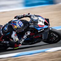Toprak Razgatlioglu se proclama tricampeón del mundo de Superbikes y entra por la puerta grande en la leyenda de BMW 