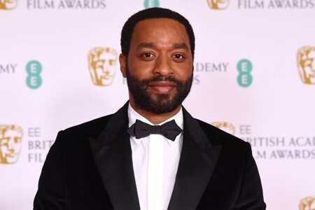 Los hombres mejor vestidos de la gala presencial y virtual de los premios BAFTA 2021