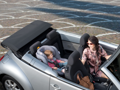 En el coche siempre en su silla: momentos en los que hay que parar