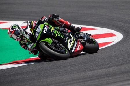 Jonathan Rea consigue un emotivo doblete en San Marino con dedicatoria a William Dunlop