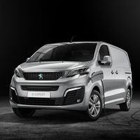 La Peugeot e-Expert aterriza en España: una furgoneta eléctrica de hasta 330 km de autonomía desde 32.600 euros