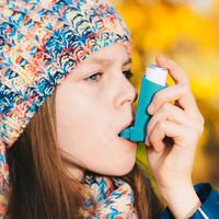 Más de la mitad de los niños y adolescentes con dermatitis atópica moderada o grave también padece asma