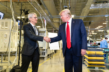 Tim Cook y Donald Trump