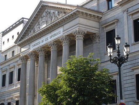 El analfabetismo de los políticos y sus bajos salarios