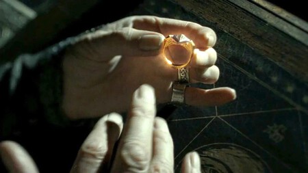 Dumbledore Wearing The Ring In Harry Potter E1695917637319