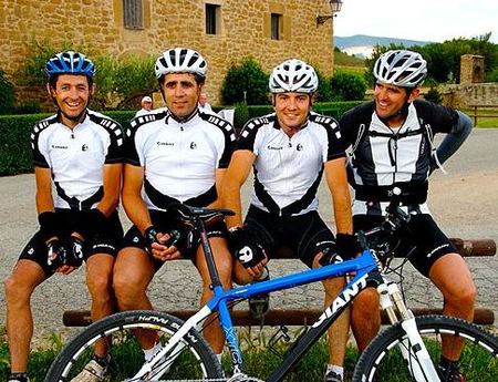 David Bisbal hace el Camino de Santiago