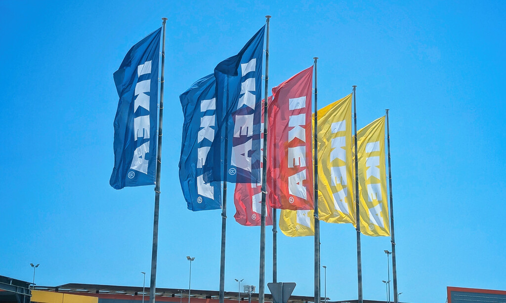 La estantería más icónica de Ikea ahora también se convierte en escritorio o mesa de comedor: una novedad  para pisos pequeños