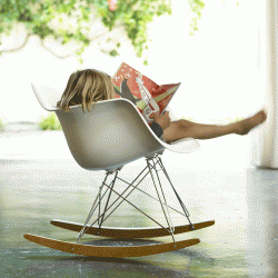 Un modelo de silla clásico reinventado para niños