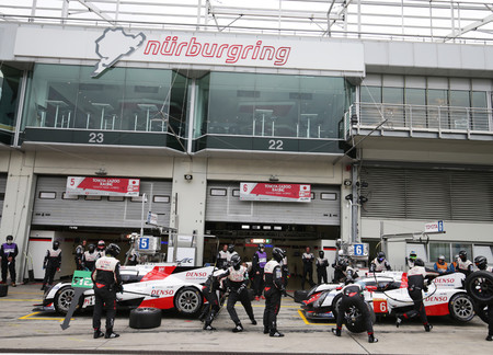 Entrada a boxes circuito de Nüburgring