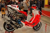 Malaguti F12 V4, un scooter con 90 caballos