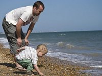 Los padres cariñosos y comunicativos tienen menos riesgo de tener hijos que acosen a sus compañeros