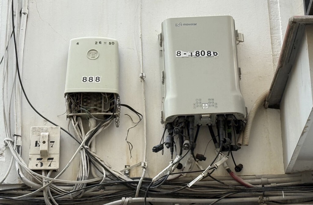 Qué ocurre cuando un vecino intenta impedir la instalación de la fibra óptica: la ley deja claro qué se puede y no se puede hacer