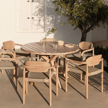 Así puedes aprovechar tu patio pequeño sin obras para tener una cómoda zona al aire libre esta primavera