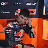 Maverick Viñales, en la cuerda floja. KTM ha frenado su renovación y podría quedarse fuera de MotoGP