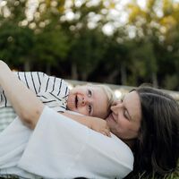 Adiós a la carga mental: tres hábitos de autocuidado para madres que merecen un respiro