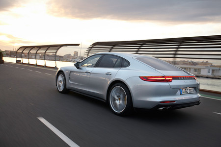 Porsche Panamera 04