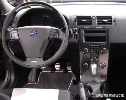 Versiones R-Line para el Volvo S40 y V50