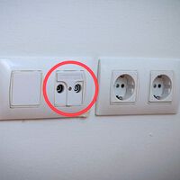 Quien tiene unas tomas de antena en las habitaciones tiene una red Ethernet para el hogar. Así se hace