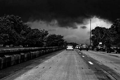 Lluvia de verano: cinco cosas a tener en cuenta si nos pilla al volante