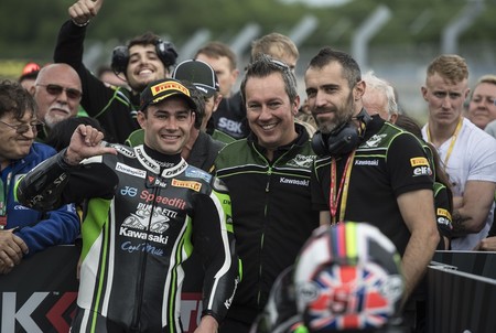 Leon Haslam, un wild card que reclama su asiento en el mundial de Superbikes con un podio en Inglaterra