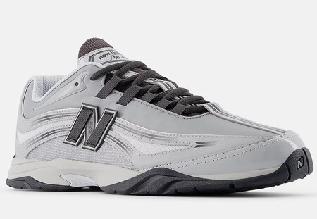 New Balance Nos Lleva De Regreso A Los 2000 Con Sus Zapatillas Color Hielo Que Prometen Ser La Clave De Tus Estilismos Mas Retro Y Futuristas 4k Jpeg