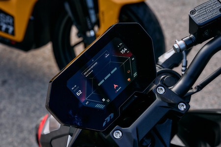 Ultraviolette F77 2025 016