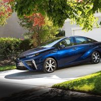 Toyota quiere que los autos de pila de hidrógeno sean tan accesibles como un híbrido y planean hacerlo con el Mirai