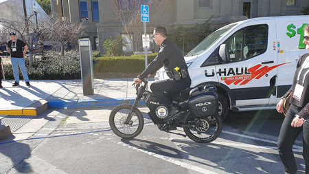 La Policía de Estados Unidos está probando bicicletas eléctricas con una autonomía de hasta 280 km para patrullar