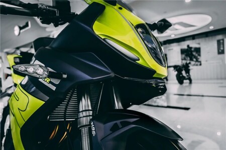 La Benelli 302R será más deportiva y contará con un chasis rediseñado que le hace perder 22 Kg