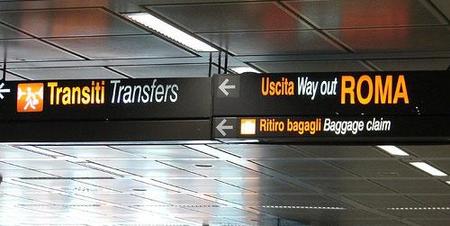 Logran pasar un cuchillo, mientras se inauguran los escáneres corporales en Roma