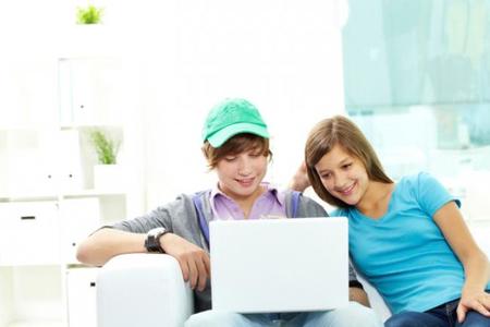 ¿Quieres que tu bebé recuerde su infancia cuando crezca? Cuéntasela por email