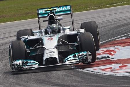 Nico Rosberg lidera un nuevo doblete de Mercedes en los Libres 3