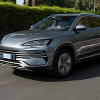 Las ventas mundiales de coches enchufables crecen un 27 % en 2025 batiendo un nuevo récord: China sigue líder, pero Europa ya le pisa los talones 