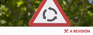 Mucha gente se lía en las rotondas: se juegan que la DGT les ponga una multa de 500 euros y perder 6 puntos del carnet, además de un accidente 