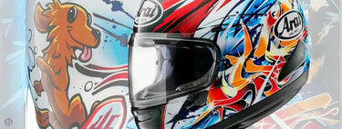 De meme de MotoGP a casco súper ventas en Japón. Un perro surfeando se ha convertido en lo más codiciado de Arai 