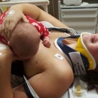 Se niega a que le den analgésicos después de un accidente para amamantar al bebé (y nadie le dice que puede tomarlos sin problema)