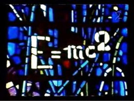 Una vidriera en una catedral homenajea a Einstein
