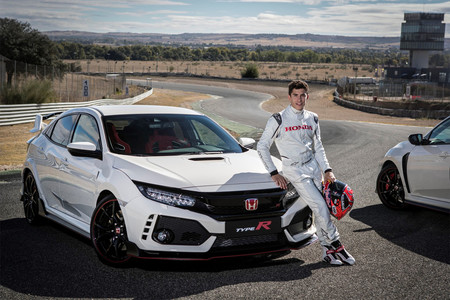 Lo que más gusta a Marc Márquez del nuevo Honda Civic Type R es el modo comfort