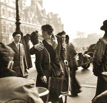 ¿ Cuántos besos esperan los franceses ?