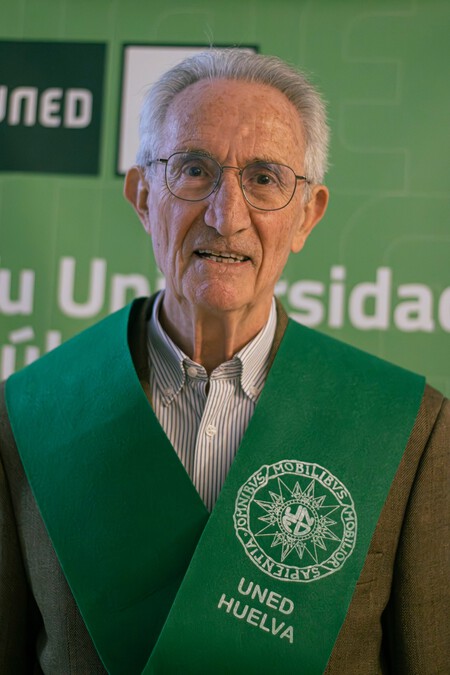 Jubilado con matrículas de honor