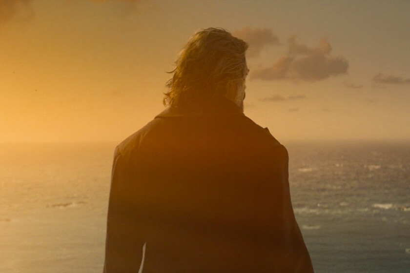 La película nº1 de Prime Video más que a Piratas del Caribe recuerda a John Wick, y no sé si eso es bueno