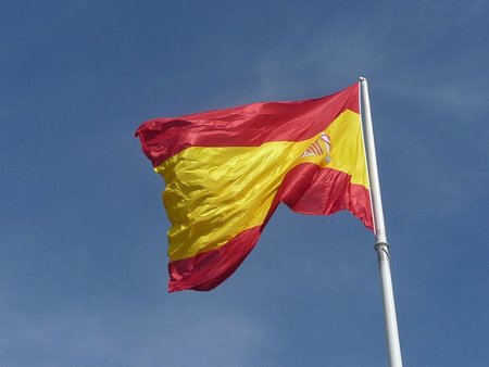 Tres personas que confían en la economía española