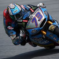 Álex Márquez lidera bajo la lluvia en la FP2 de Moto2 en Silverstone