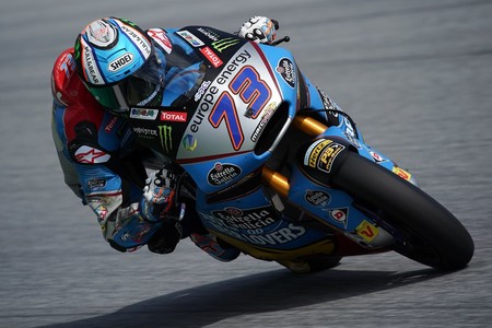 Álex Márquez lidera bajo la lluvia en la FP2 de Moto2 en Silverstone