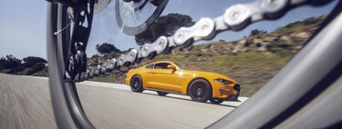 Adelantar a una bici: el vídeo que explica la diferencia entre lo que dice la ley y el sentido común